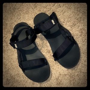 Pink strap on sandles